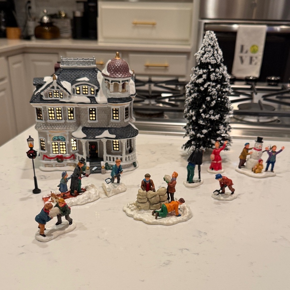 Lemax 2001 Laurel House 12 Piece Set with Original Box #16243 Damage - Picture 3 of 17